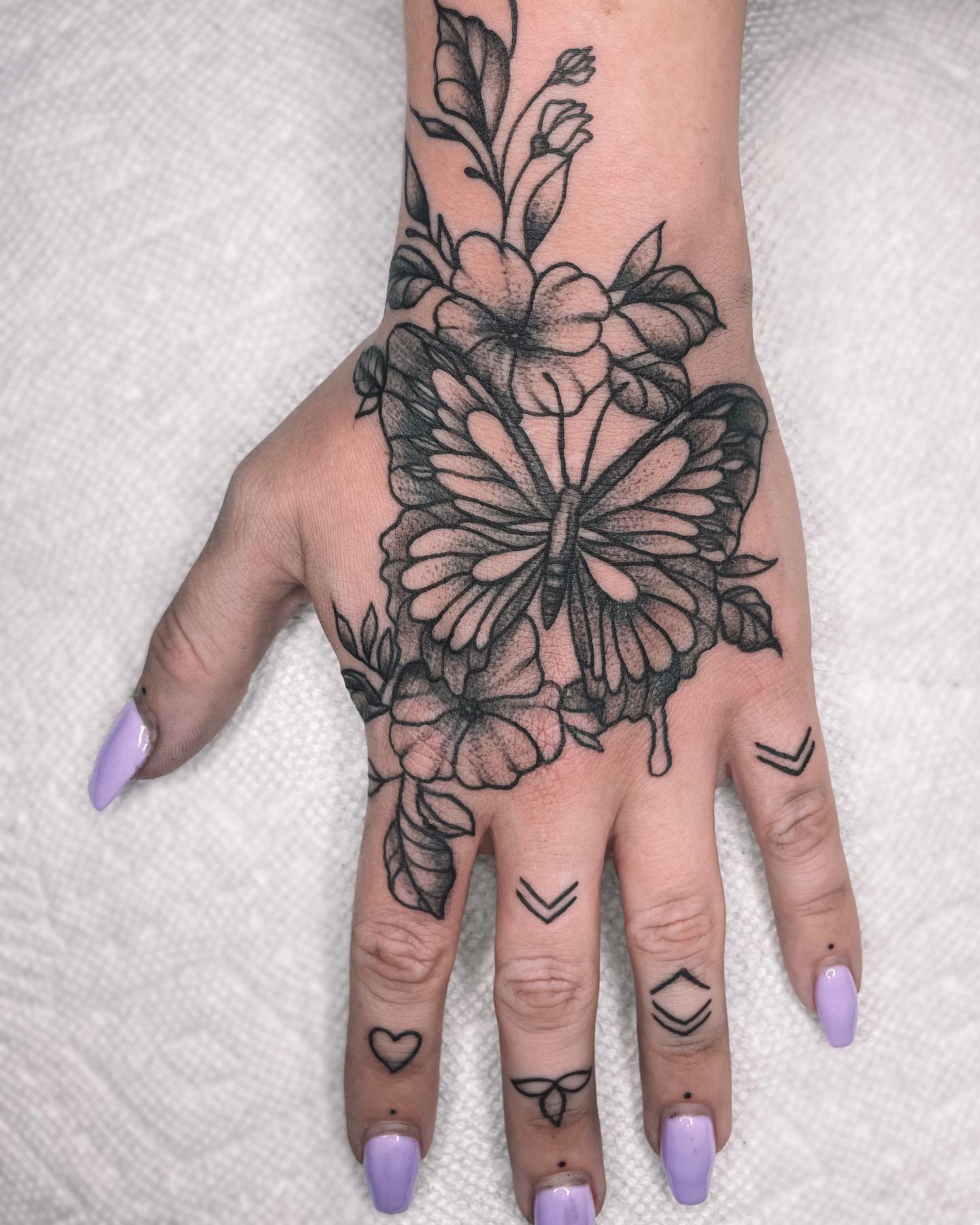 35 Hand Tattoos for Women